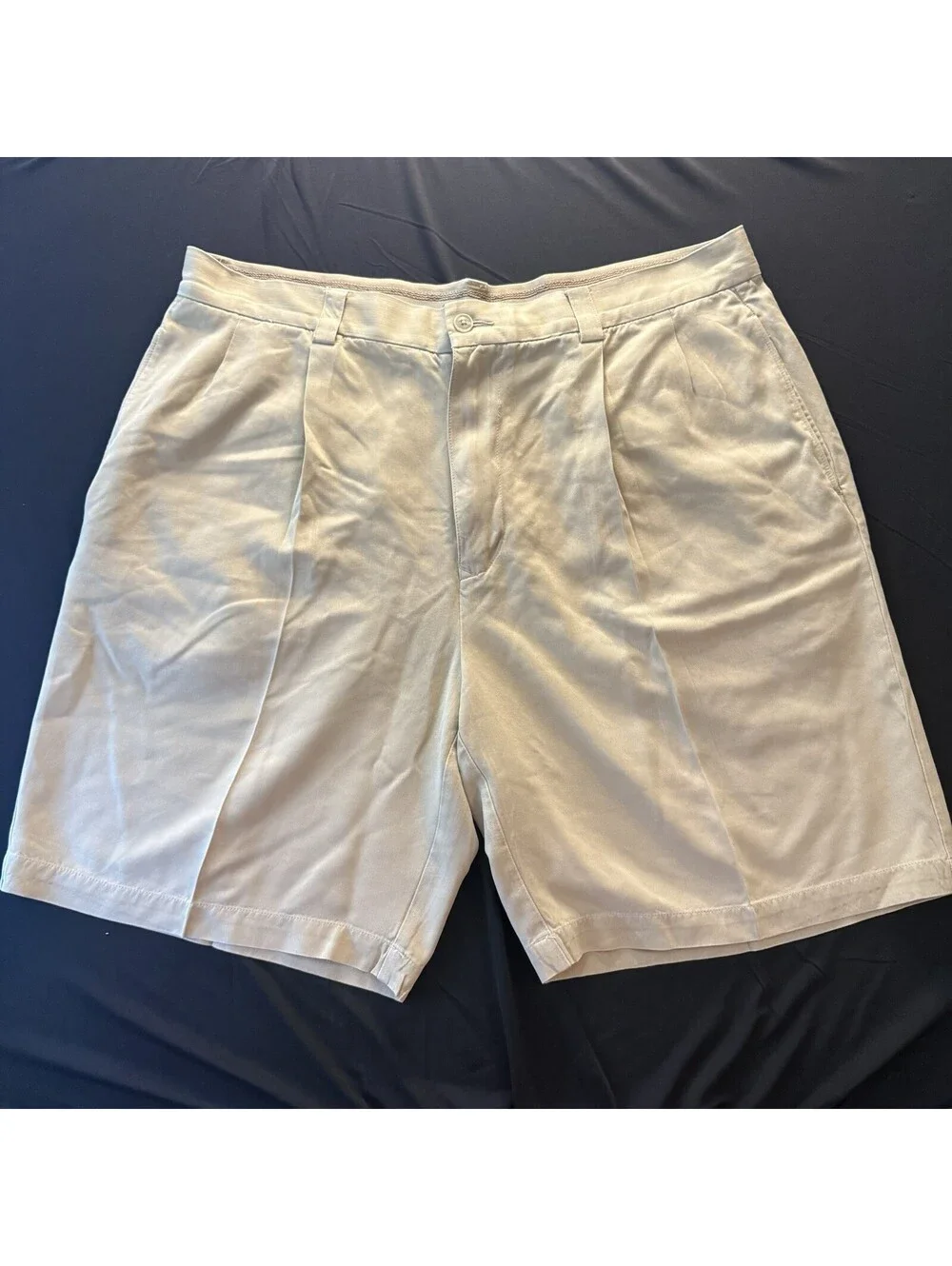 Tommy Bahama 100% Silk Shorts Men’s Size 36 Beige Khaki Luxury